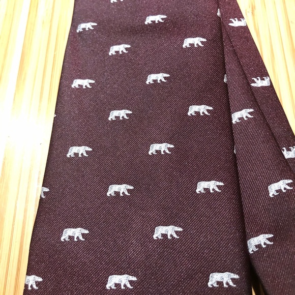 Silk Tie with Polar Bears - Picture 2 of 4